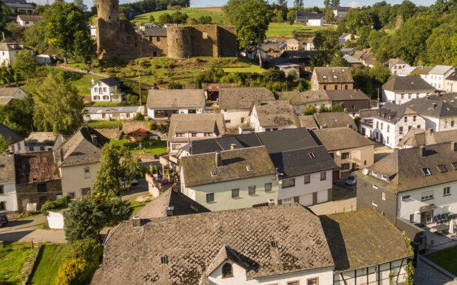 Burg-Reuland Panorama 02c Ostbelgien.eu - Dominik Ketz Copyright