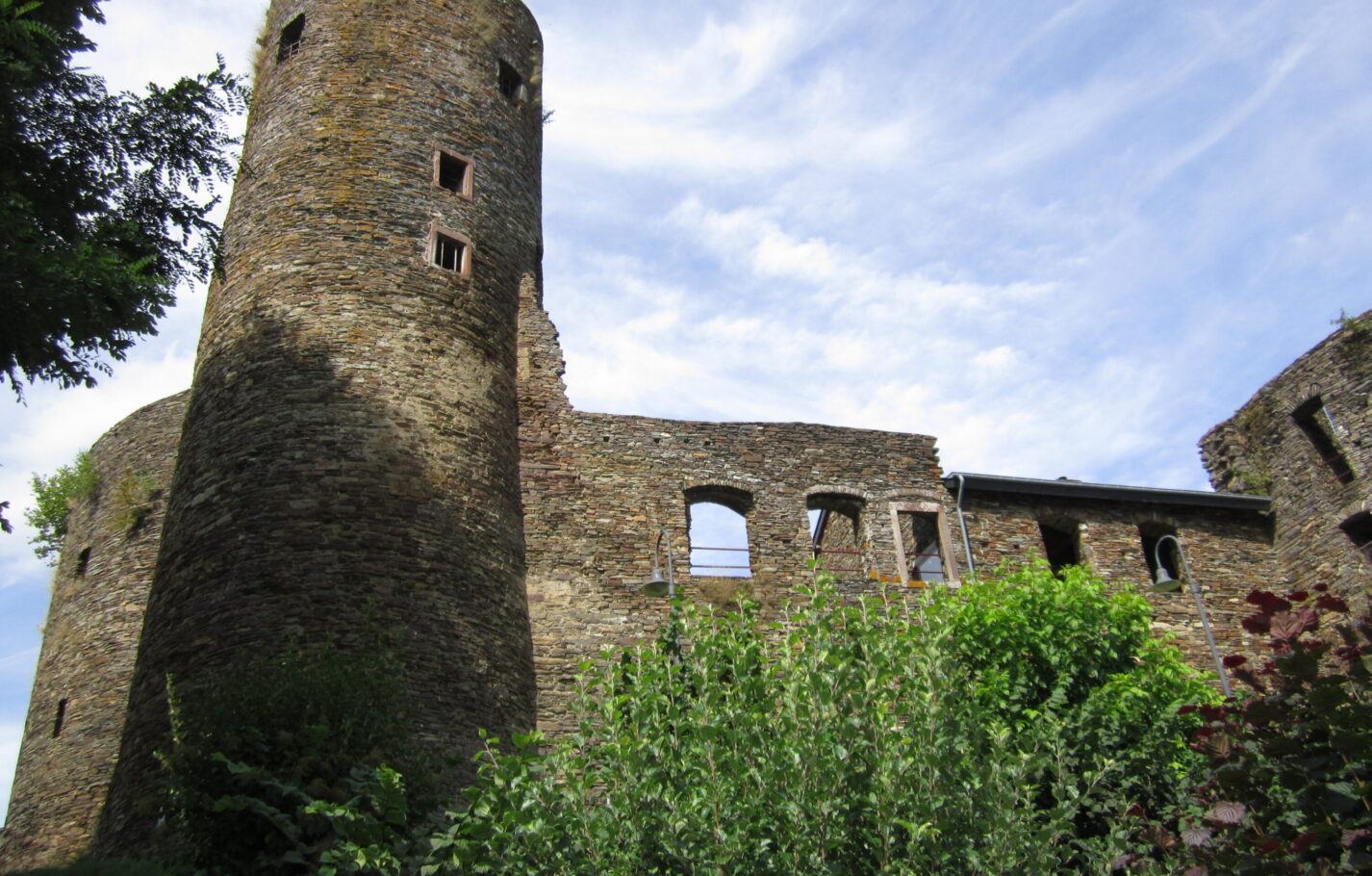 burgruine-reuland-2